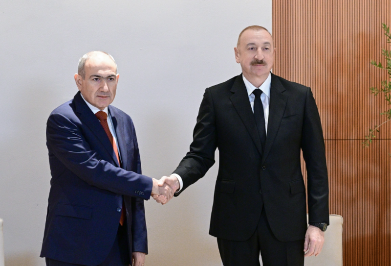 Əbu-Dabidə İlham Əliyev və Nikol Paşinyan arasında görüş keçirilib