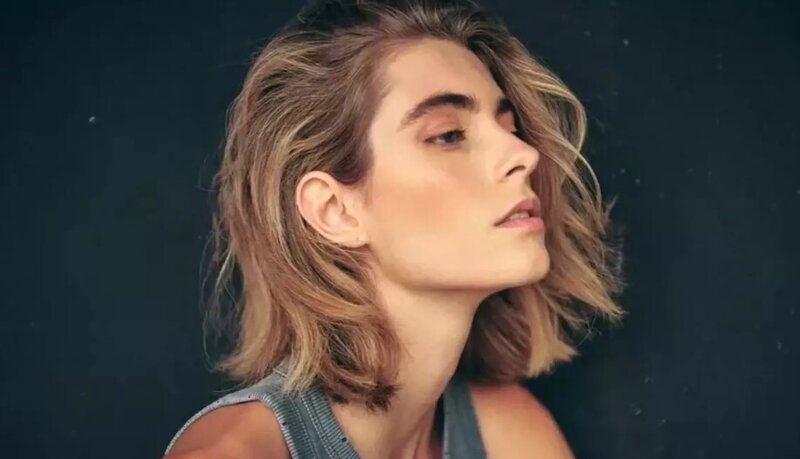 Gənc model evində ölü tapıldı