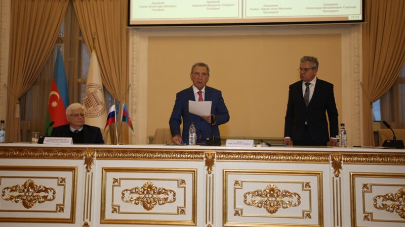 Ramiz Mehdiyevin Rusiyaya zəng edərək danışdığı qadının kimliyi məlum oldu