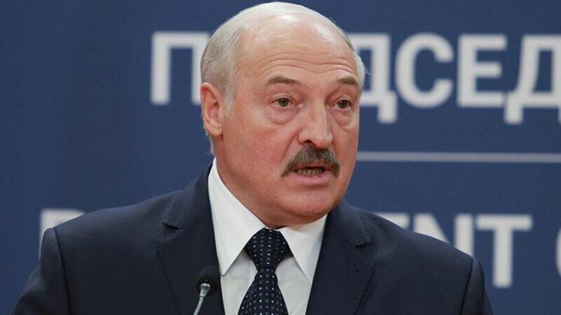 Zelenski Lukaşenkoya sanksiya tətbiq etdi