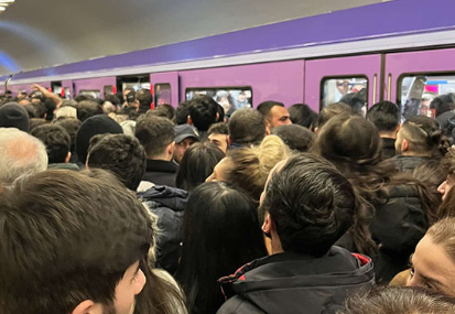 Metroda problem - Qatarlar gecikir