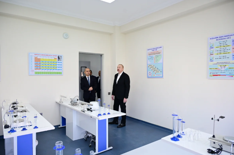 İlham Əliyev Lənkəran Dövlət Peşə Təhsil Mərkəzinin açılışında iştirak edib