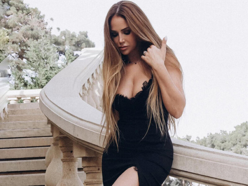 Nigar Camal məşhur meyxanaçı ilə QOHUM İMİŞ...