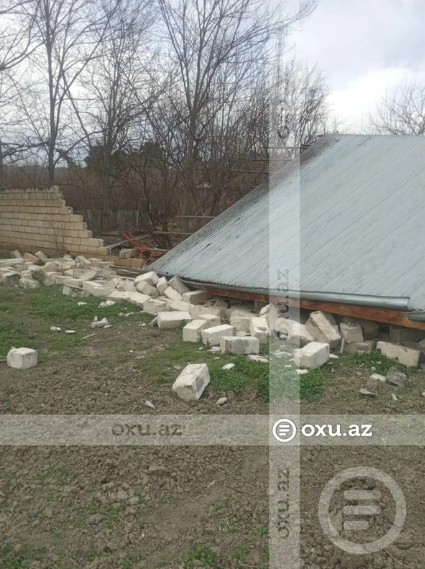 Zəlzələ Şamaxı və Ağsuda evlərə ciddi ziyan vurdu: Dağıntılar var