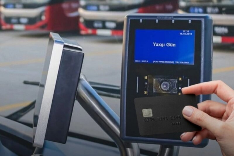 Bakıda bəzi avtobuslarda bank kartı ilə ödəniş çökdü