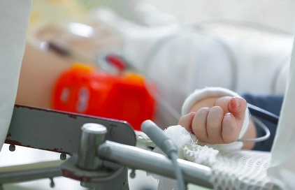 Abşeronda iki günlük körpə xəstəxanada öldü