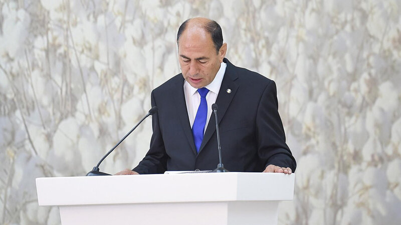 Bərdənin icra başçısı 39 nəfəri işdən çıxardı