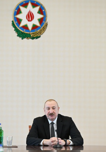 İlham Əliyev TDT-yə üzv dövlətlərin hökumət başçılarının görüşünün iştirakçılarını qəbul edib - FOTO