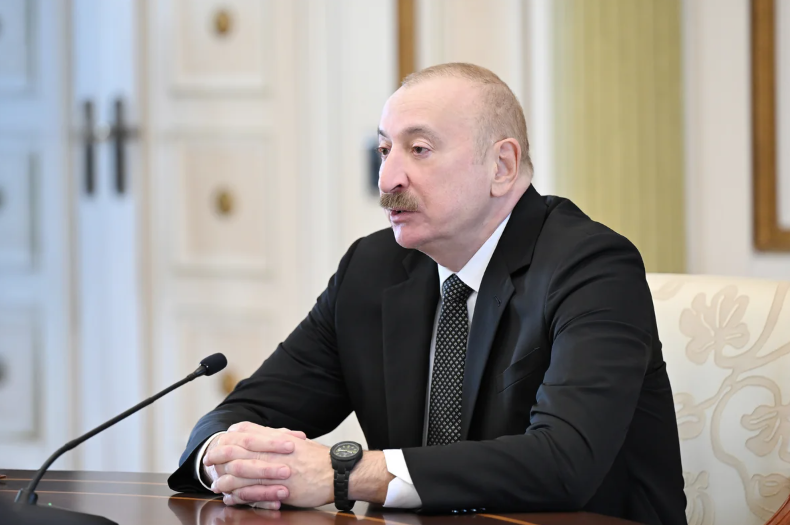 İlham Əliyev TDT-yə üzv dövlətlərin hökumət başçılarının görüşünün iştirakçılarını qəbul edib - FOTO