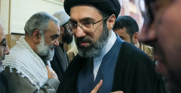 KİV: Müctəba Xamenei ağır vəziyyətdədir və ölkəni idarə edə bilmir