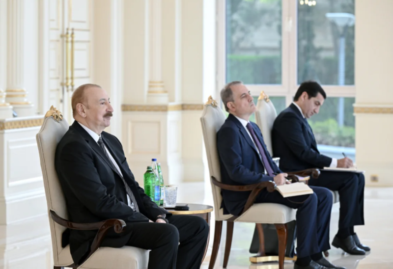 İlham Əliyev Kolumbiyanın yeni təyin olunmuş səfirini qəbul edib - FOTO