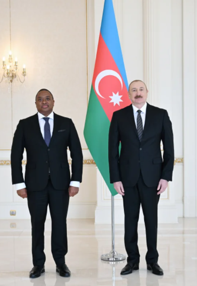 Prezident İlham Əliyev Esvatininin Azərbaycanda yeni təyin olunmuş səfirini qəbul edib - FOTO