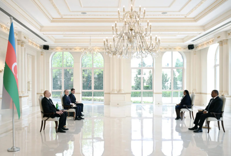 Prezident İlham Əliyev Esvatininin Azərbaycanda yeni təyin olunmuş səfirini qəbul edib - FOTO