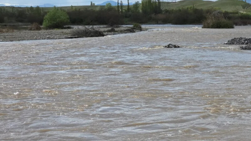 Ağstafa çayından sel keçdi - Rayon mərkəzi ilə əlaqə çətinləşdi (FOTO)