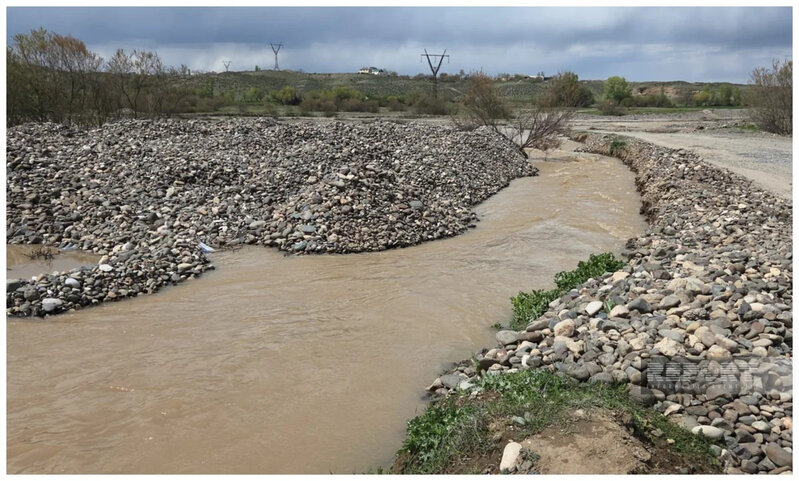 Ağstafa çayından sel keçdi - Rayon mərkəzi ilə əlaqə çətinləşdi (FOTO)