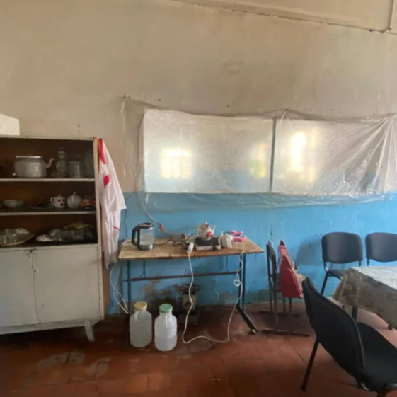 Azərbaycanda bəzi məktəblərin bufetlərində qadağan edilən məhsullar satılırmış - FOTO