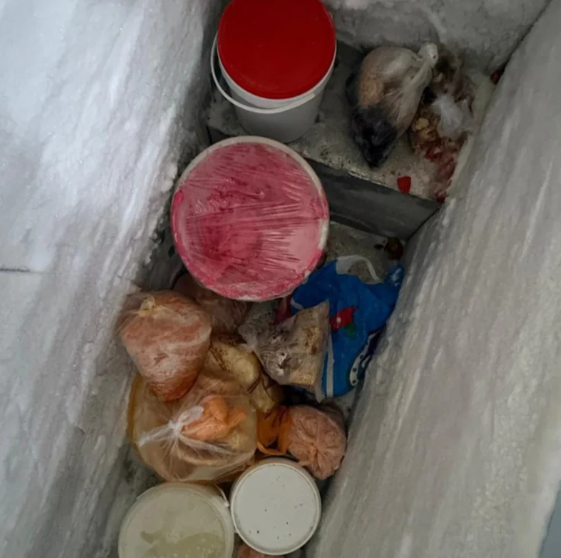 Azərbaycanda bəzi məktəblərin bufetlərində qadağan edilən məhsullar satılırmış - FOTO