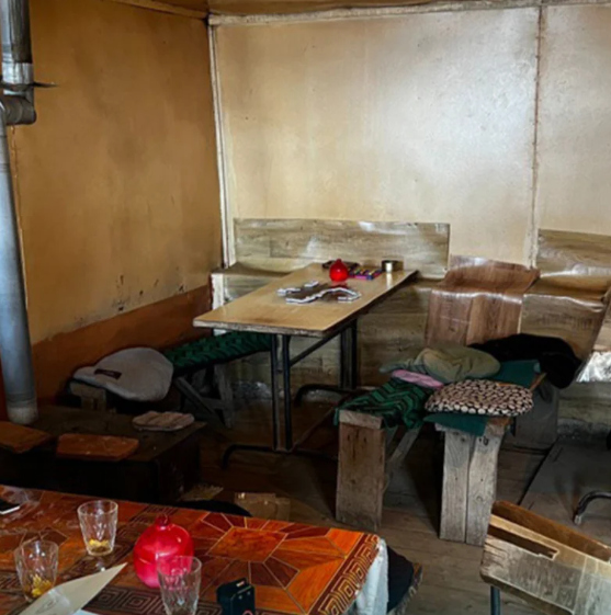 Azərbaycanda bəzi məktəblərin bufetlərində qadağan edilən məhsullar satılırmış - FOTO