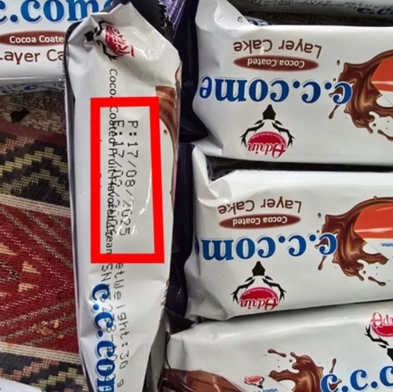 Azərbaycanda bəzi məktəblərin bufetlərində qadağan edilən məhsullar satılırmış - FOTO