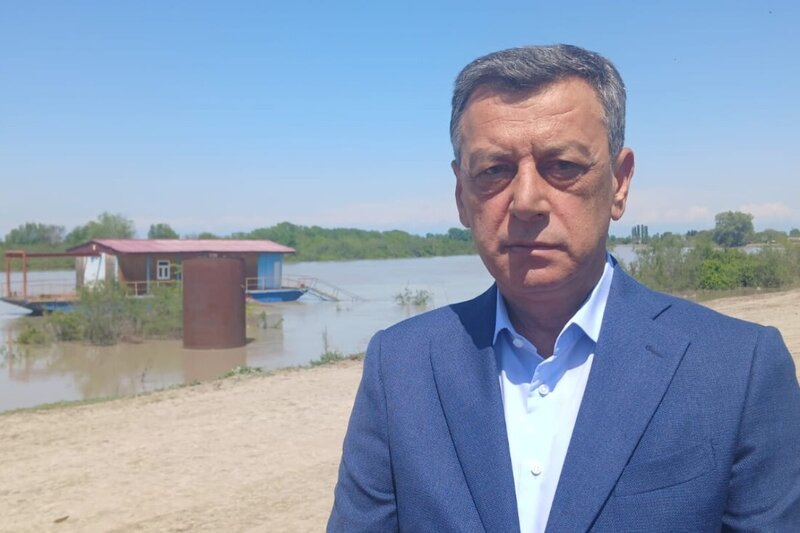 Kürdə suyun səviyyəsi artdı, Qarqar çayında bənd yarıldı (YENİLƏNİB/FOTO)