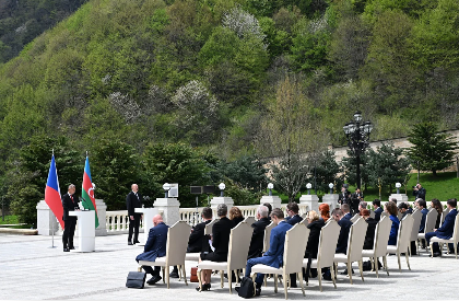 Prezident: "Çexiya ilə çox fəal siyasi dialoqumuz var"