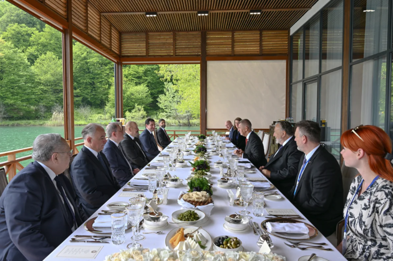 Qəbələdə İlham Əliyevin adından Çexiyanın baş nazirinin şərəfinə rəsmi lanç verilib