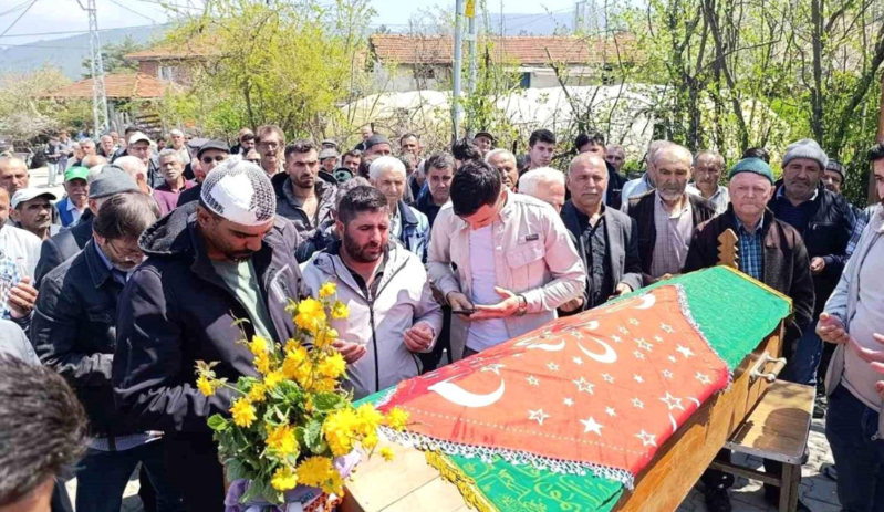 Qəzada həyatını itirən qadın bətnindəki körpəsi ilə dəfn edildi