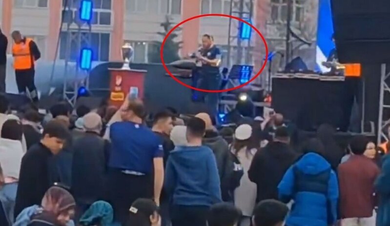 Fənərbaxça azarkeşlərini qəzəbləndirən görüntü: "Orada nə işi var?"