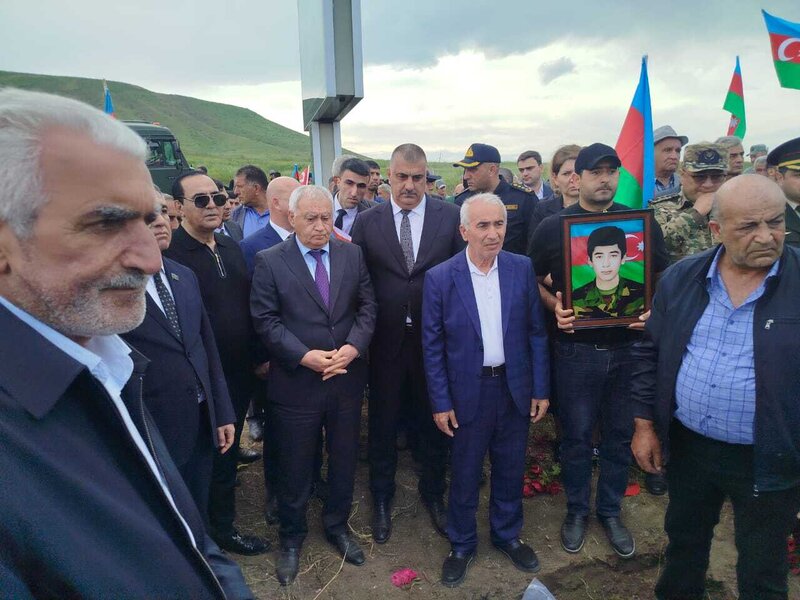 İtkin şəhidlərimiz dəfn olundu - Fotolar - Yenilənib