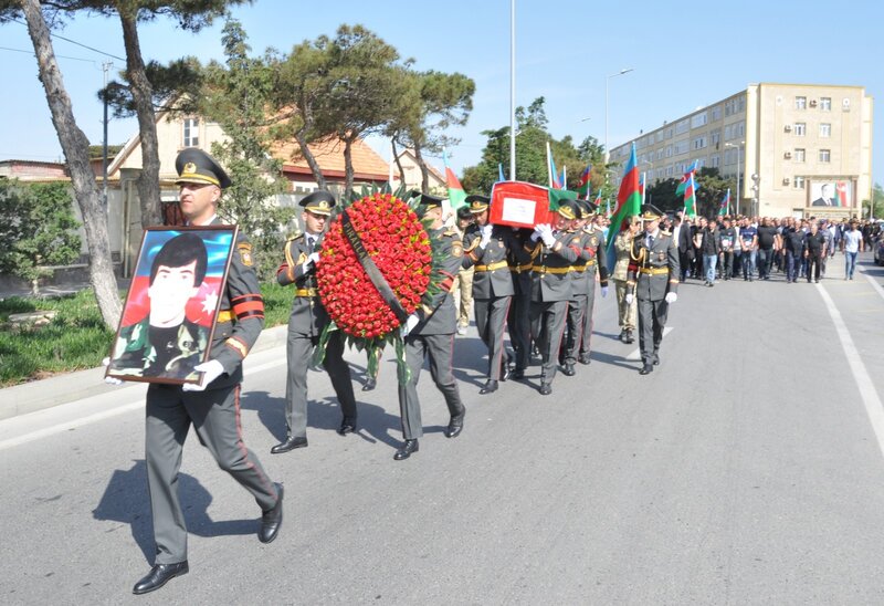 İtkin şəhidlərimiz dəfn olundu - Fotolar - Yenilənib