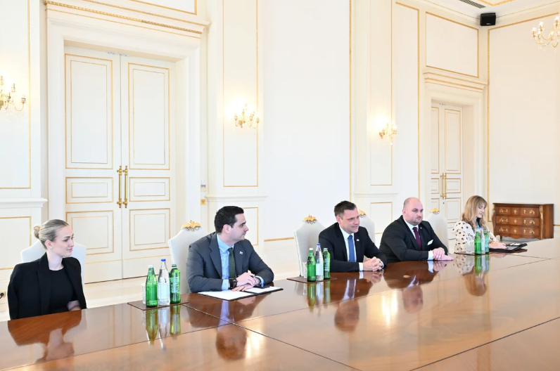 İlham Əliyev Slovakiya baş nazirinin müavinini qəbul edib - FOTO