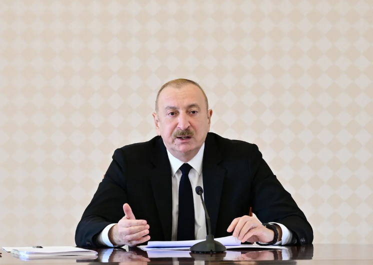 İlham Əliyev müşavirə keçirdi - FOTO
