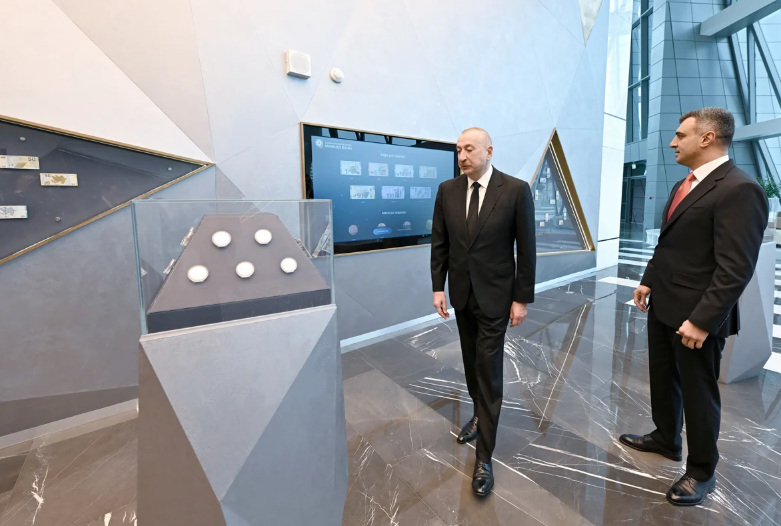 Prezident İlham Əliyev Mərkəzi Bankın yeni binasının açılışında iştirak edib - FOTO