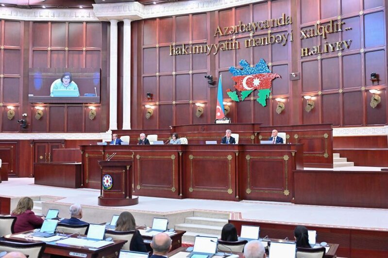 İnfrastrukturu tamamlanmamış yollarda kamera cərimələrinin dayandırılmasını təklif edilib