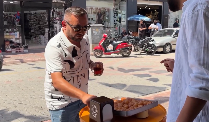 8 illik arzusu gerçəkləşdi, ehsan payladı - VİDEO
