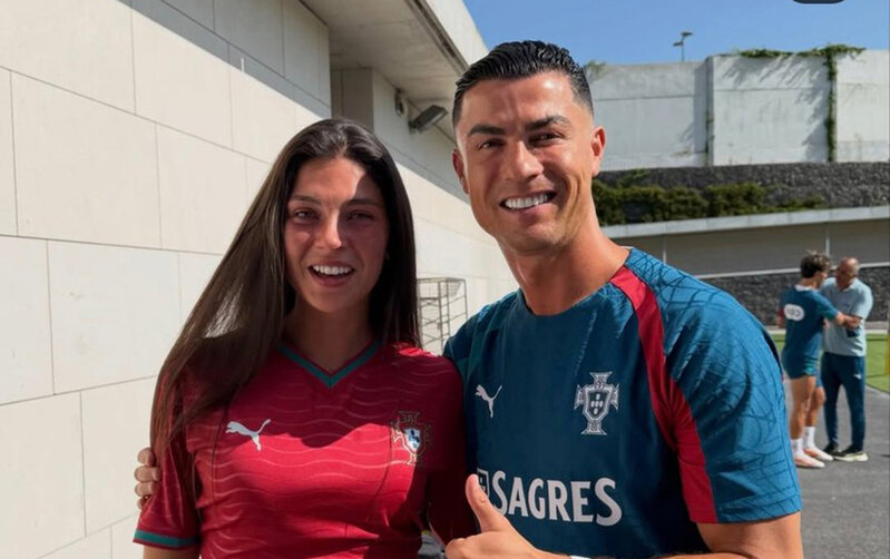 Ronaldonu görəndə göz yaşlarını saxlaya bilmədi - Video