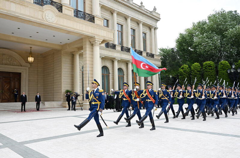Türkmənistan Prezidenti Sərdar Berdiməhəmmədovun Bakıda rəsmi qarşılanma mərasimi olub