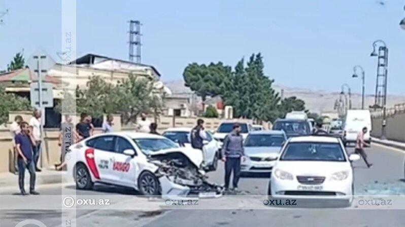 Lökbatanda taksi ilə avtobusunun toqquşmasında yaralananların SAYI AÇIQLANDI - VİDEO