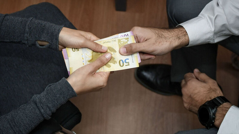 İşə düzəltmək adı ilə 7724 manatlıq dələduzluq