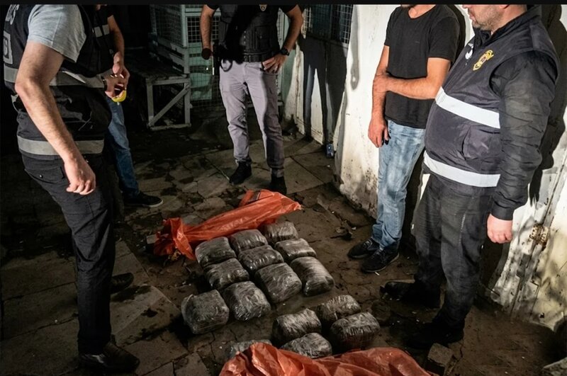 Xarici narkotacirlərlə əlaqəli doqquz nəfər tutuldu, biri qadındır - ƏMƏLİYYATIN GÖRÜNTÜLƏRİ