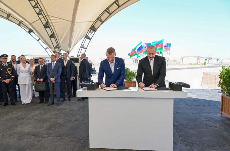 Slovakiyadan Azərbaycana məktəb hədiyyəsi: Prezidentlər təməlqoyma mərasiminə qatıldılar - FOTO