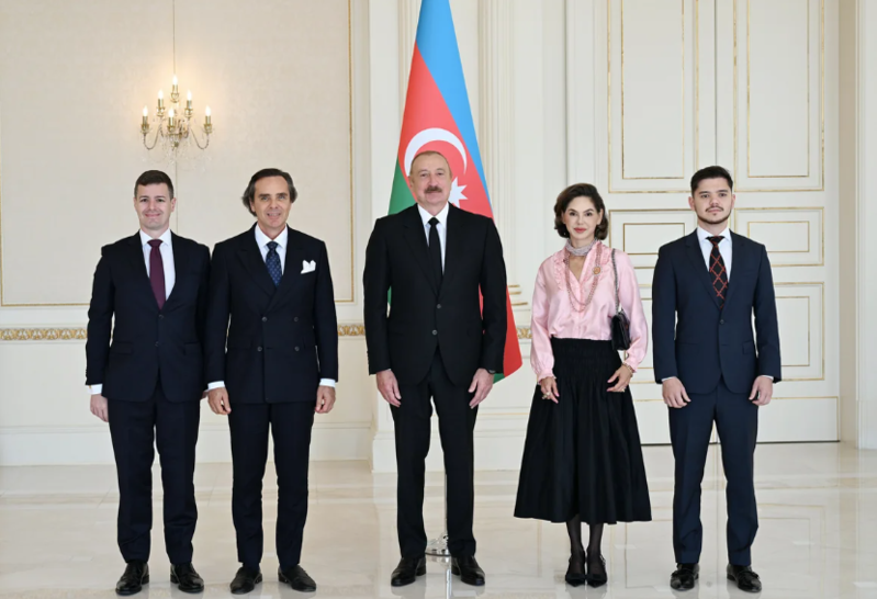 İlham Əliyev Braziliyanın ölkəmizə yeni təyin olunmuş səfirinin etimadnaməsini qəbul edib - FOTO