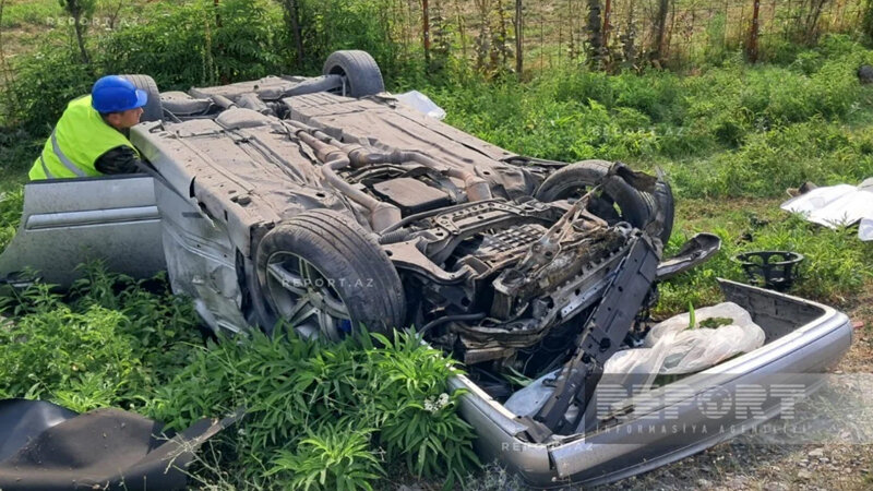 Qaxda iki avtomobil toqquşub, ölən var (FOTO)