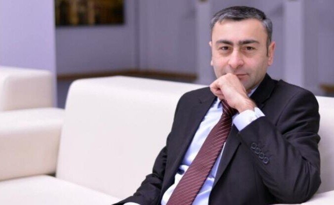 Rusiya media və siyasi mübarizə etikasını aşan davranışlar nümayiş etdirir - AÇIQLAMA