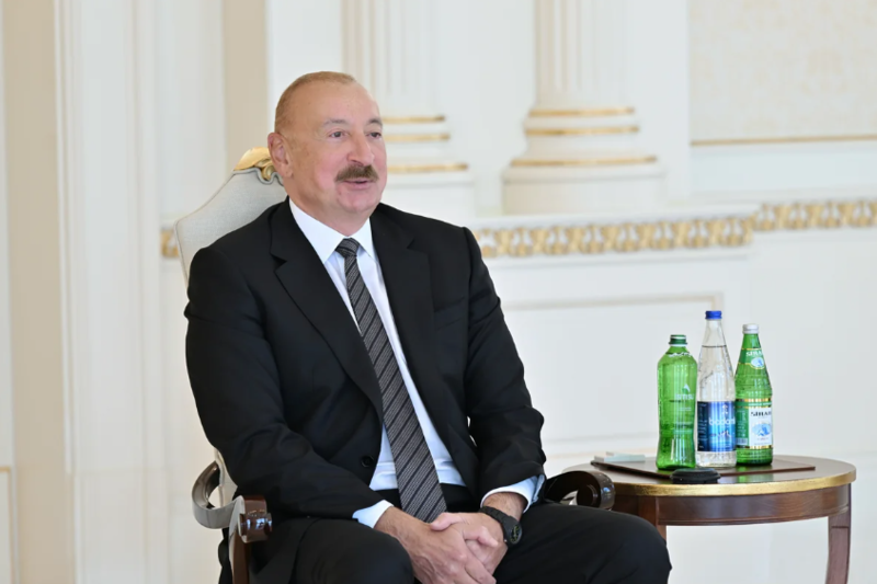 İlham Əliyev Böyük Britaniyanın Azərbaycana yeni təyin olunmuş səfirini qəbul edib - FOTO