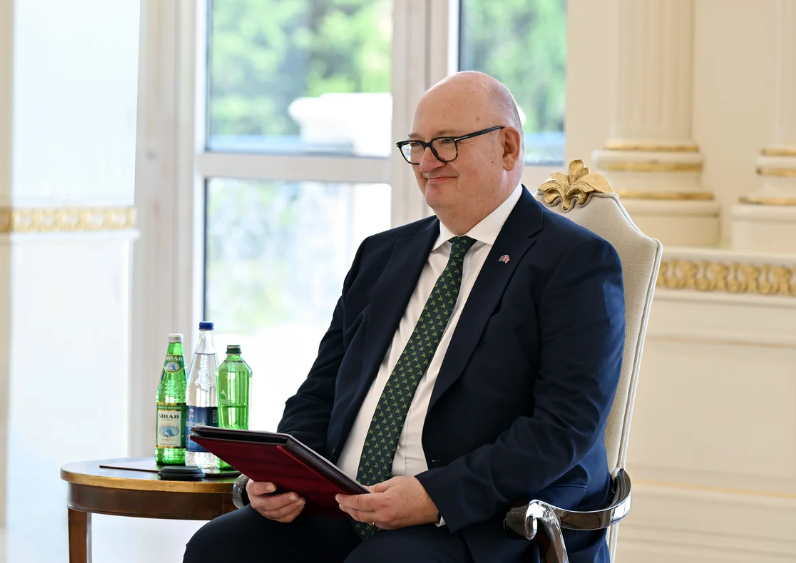 İlham Əliyev Böyük Britaniyanın Azərbaycana yeni təyin olunmuş səfirini qəbul edib - FOTO