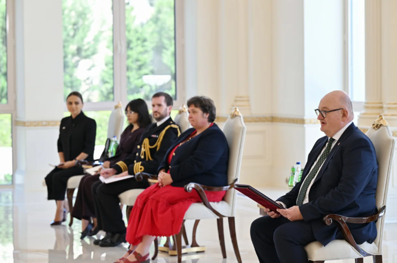 İlham Əliyev Böyük Britaniyanın Azərbaycana yeni təyin olunmuş səfirini qəbul edib - FOTO