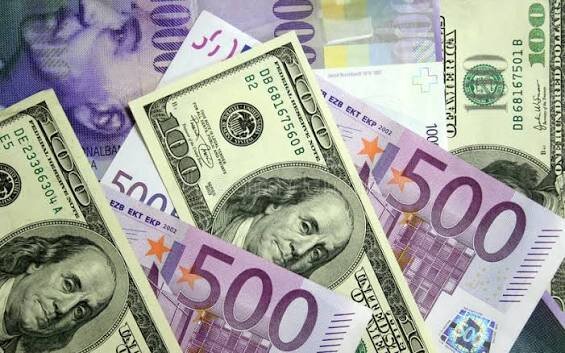 Dollar və avronun məzənnələri düşməkdə davam edir