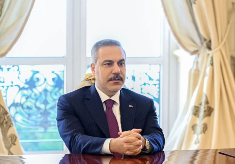 Prezident İlham Əliyev Türkiyənin xarici işlər nazirini qəbul edib