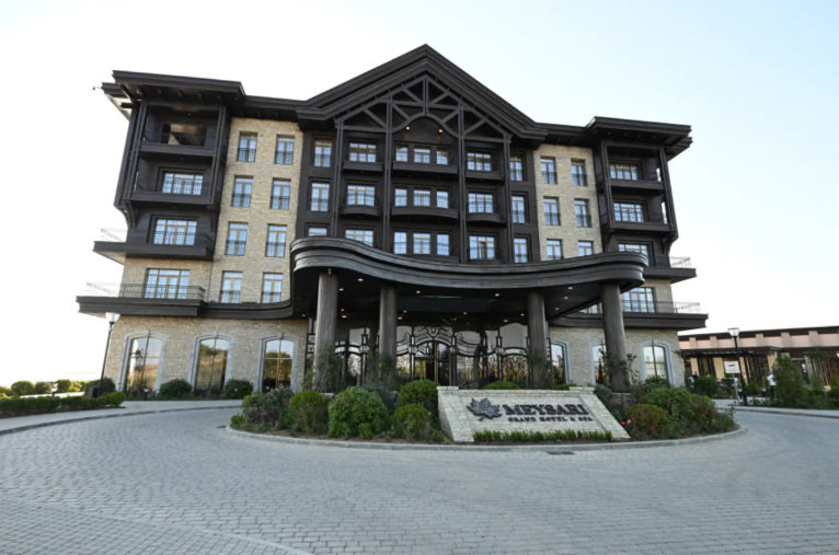 Prezident İlham Əliyev Şamaxıda "Meysari Grand Hotel & SPA" kompleksinin açılışında iştirak edib
